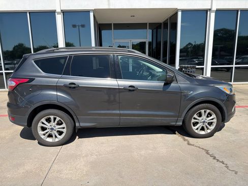Used 2018 Ford Escape SEL AWD/4WD image 5
