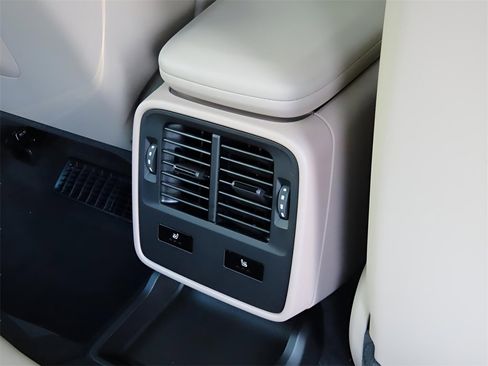 New 2025 Porsche Taycan image 18