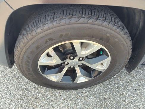 Used 2016 Jeep Cherokee Trailhawk AWD/4WD image 10