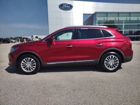 Used 2016 Lincoln MKX Select w/ Select Plus Package AWD/4WD image 2
