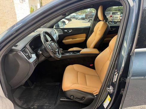 Used 2018 Volvo XC60 T6 Momentum w/ Convenience Package AWD/4WD image 23