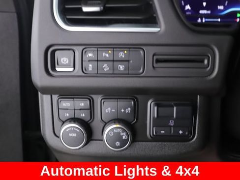 Used 2024 Chevrolet Suburban Z71 w/ Luxury Package AWD/4WD image 21