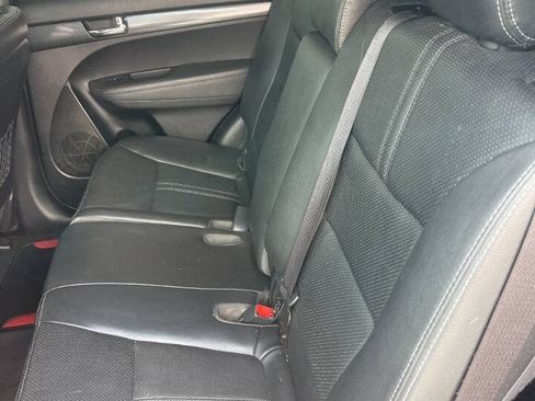 Used 2011 Kia Sorento SX AWD/4WD image 9