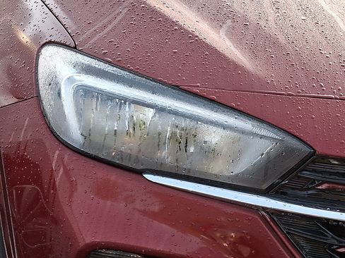 Used 2023 Buick Encore GX Select w/ Sport Touring Package FWD image 7