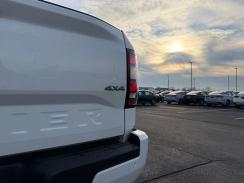 New 2026 Nissan Frontier SV image 33