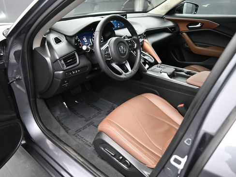 Used 2023 Acura TLX w/ Technology Package image 2