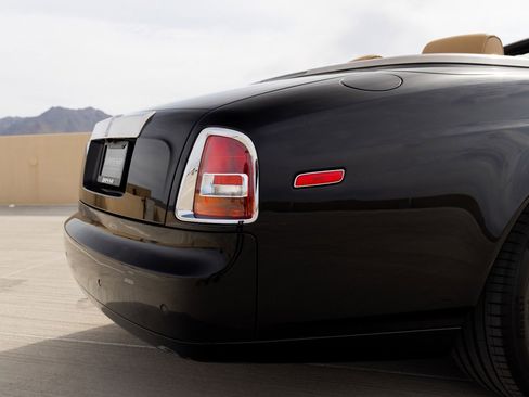 Used 2009 Rolls-Royce Phantom Drophead Coupe RWD image 53
