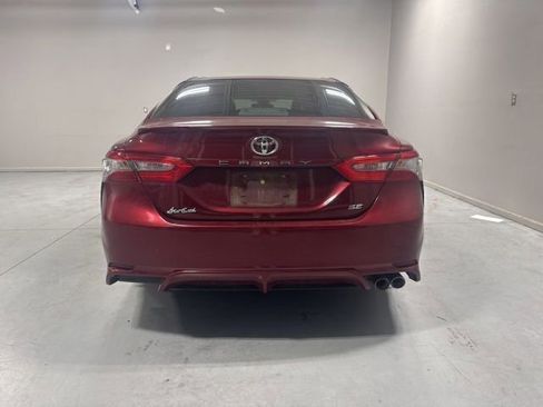 Used 2018 Toyota Camry SE FWD image 7