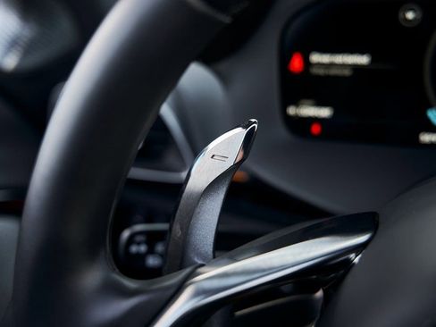 Used 2025 McLaren Artura Spider RWD image 46