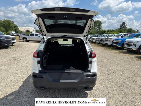 Used 2014 Jeep Cherokee Latitude FWD image 23