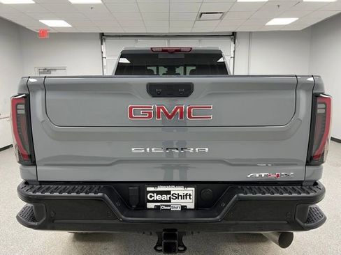 Used 2024 GMC Sierra 2500 AT4X AWD/4WD image 10
