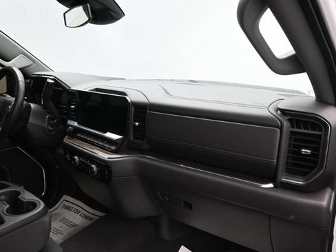 Used 2023 Chevrolet Silverado 1500 LT AWD/4WD image 8