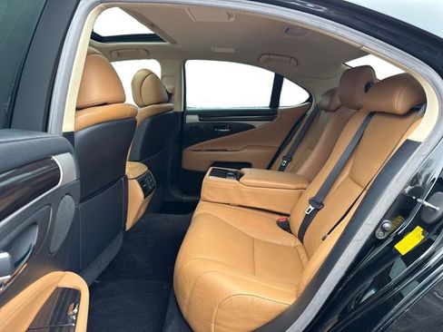 Used 2013 Lexus LS 460 AWD w/ Comfort Pkg image 11