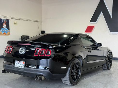 Used 2010 Ford Mustang GT RWD image 4