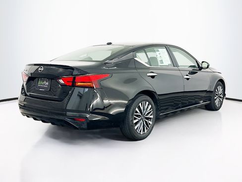 Used 2025 Nissan Altima 2.5 SV image 9