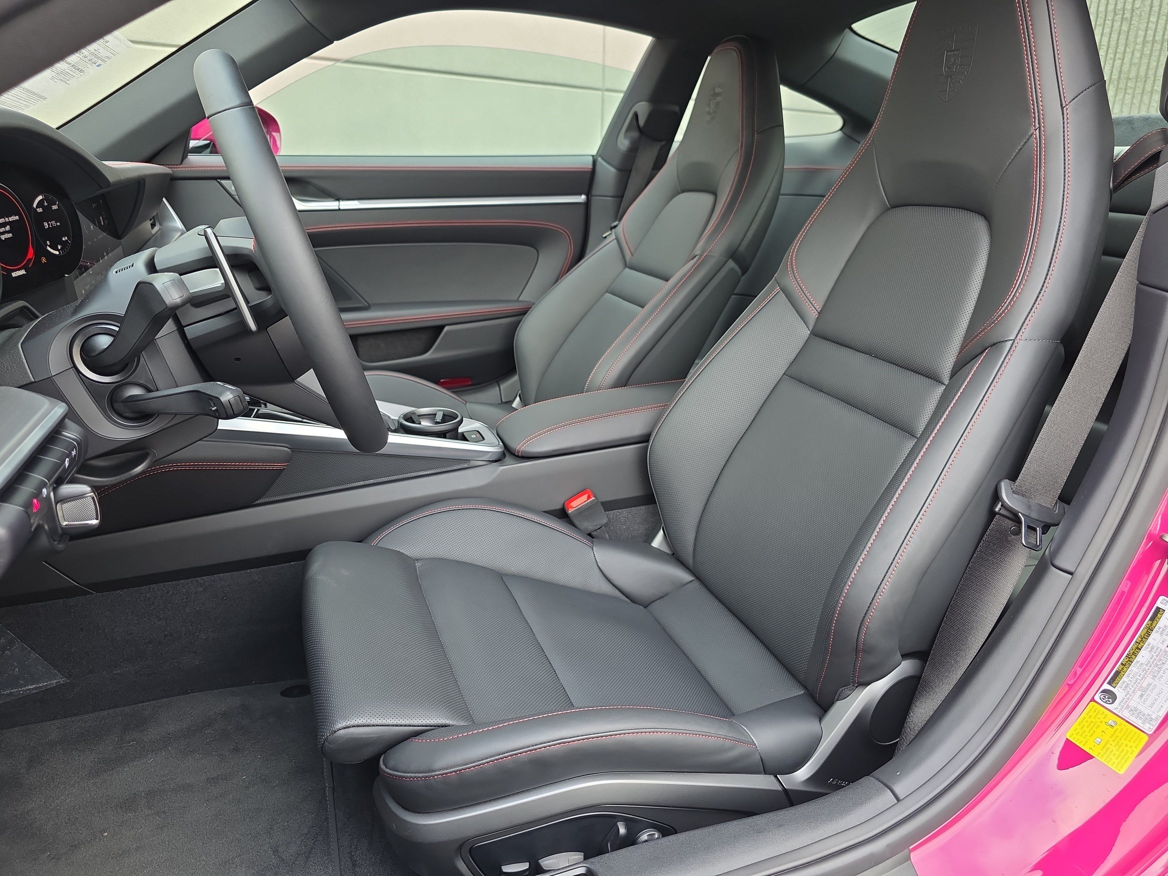 Used 2024 Porsche 911 Carrera RWD image 5