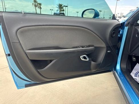 Used 2015 Dodge Challenger R/T w/ Quick Order Package 28B R/T RWD image 10