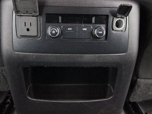 Used 2019 Chevrolet Suburban LT image 40