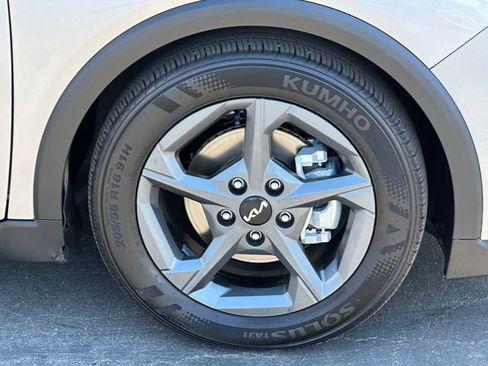 Used 2025 Kia K4 FWD image 13