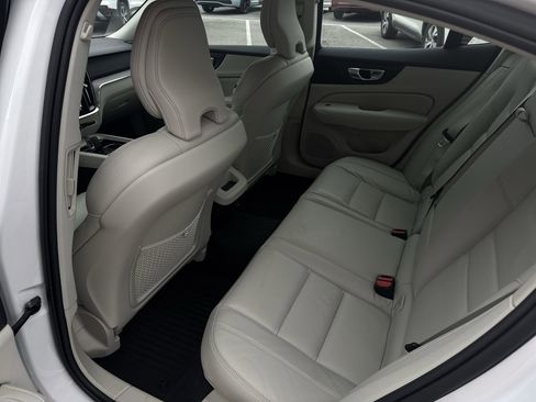 Used 2024 Volvo S60 B5 Plus w/ Climate Package image 22