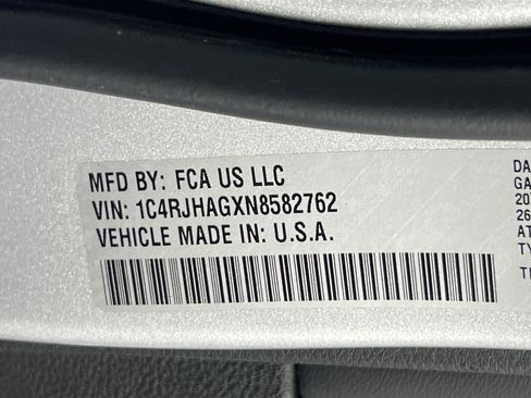 Used 2022 Jeep Grand Cherokee Altitude image 31