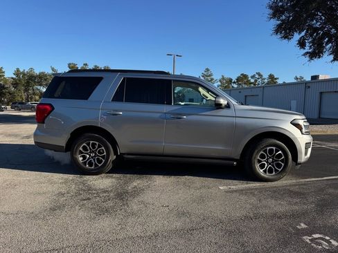 Used 2024 Ford Expedition XLT image 8