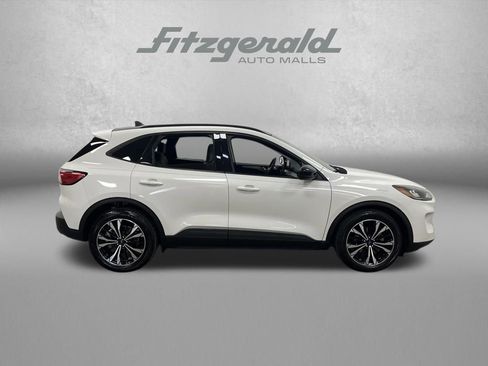 Used 2021 Ford Escape SE w/ SE Sport Appearance Package image 8