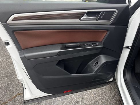 Used 2021 Volkswagen Atlas SE w/ Panoramic Sunroof Package image 23