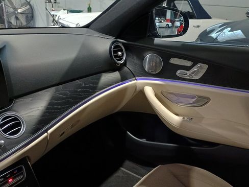 Used 2017 Mercedes-Benz E 300 4MATIC image 25
