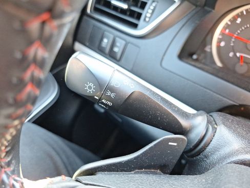 Used 2017 Toyota Camry SE image 24