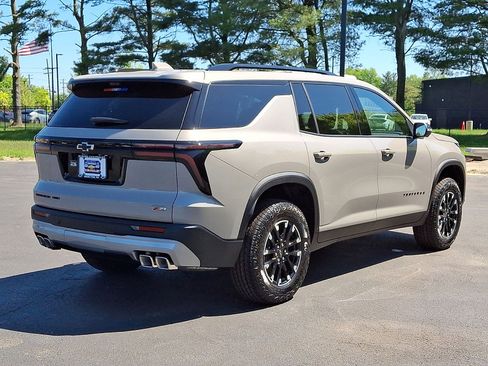 New 2026 Chevrolet Traverse Z71 w/ Driver Confidence Package AWD/4WD image 12