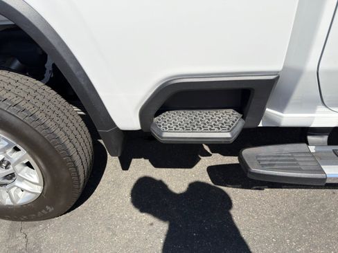 Used 2025 Chevrolet Silverado 2500 LT w/ Convenience Package image 14