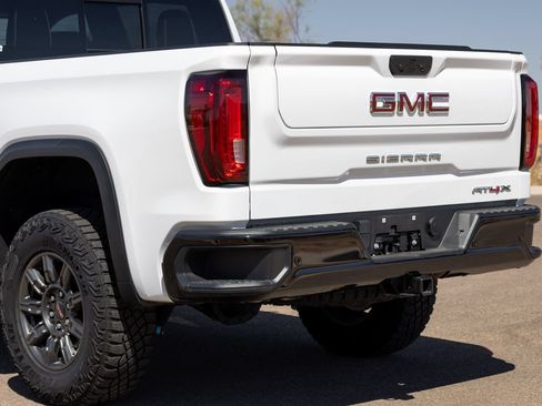 Used 2025 GMC Sierra 1500 AT4X AWD/4WD image 9