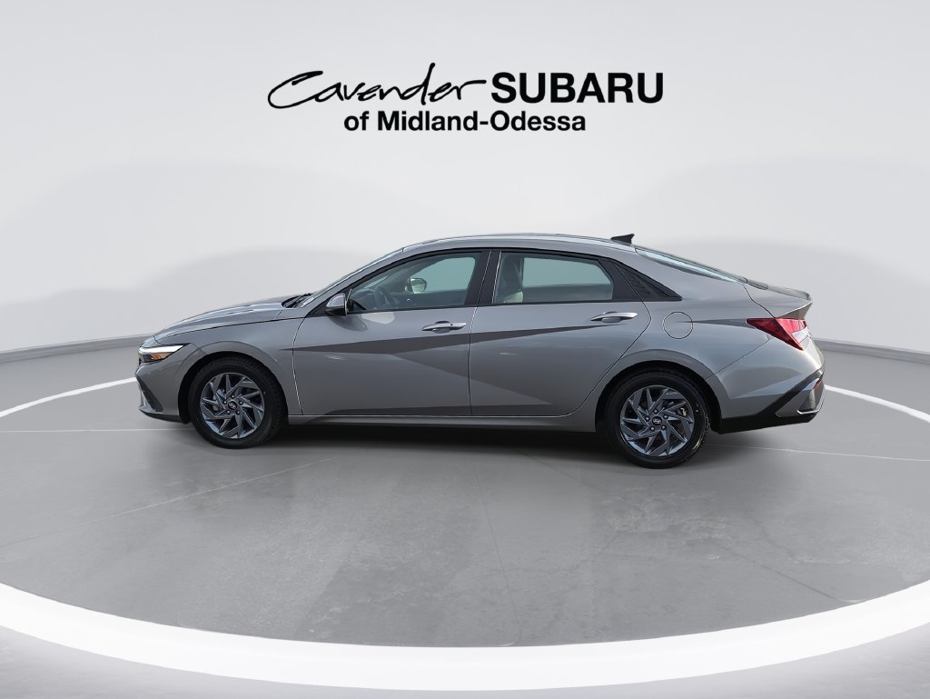 Used 2024 Hyundai Elantra SEL FWD image 5