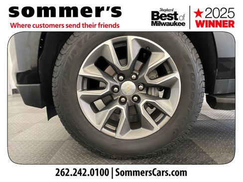 Used 2022 Chevrolet Suburban LT w/ LT Signature Plus Package AWD/4WD image 25