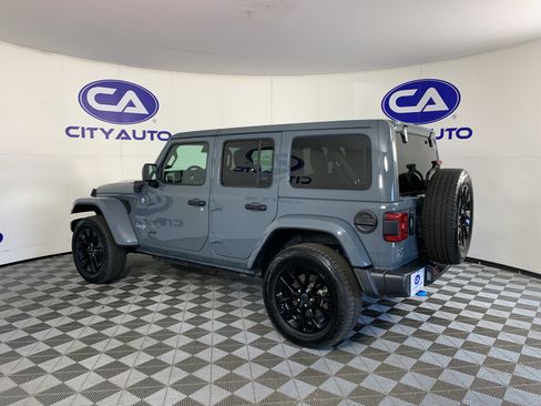 Used 2024 Jeep Wrangler Unlimited Sahara w/ Safety Group AWD/4WD image 5
