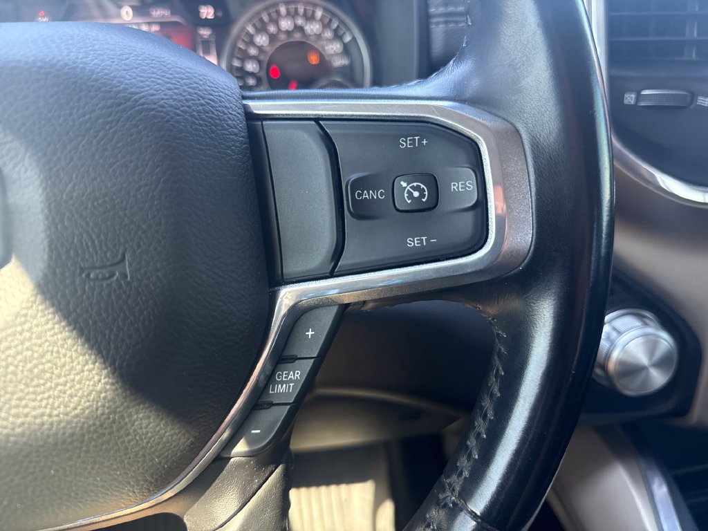 Used 2022 RAM 1500 Laramie AWD/4WD image 16