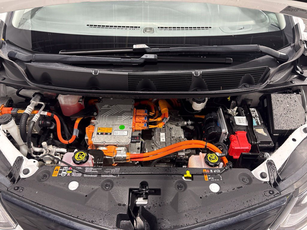 Used 2020 Chevrolet Bolt Premier w/ Infotainment Package FWD image 17