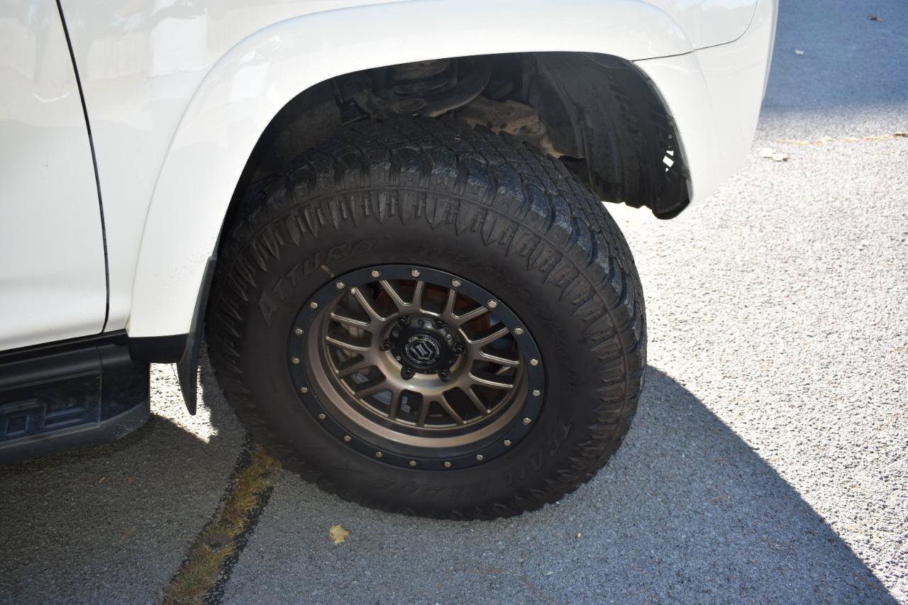 Used 2020 Toyota 4Runner SR5 AWD/4WD image 43