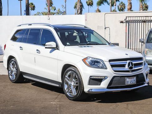 Used 2014 Mercedes-Benz GL 550 4MATIC image 3