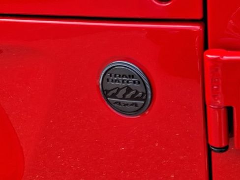 Used 2025 Jeep Gladiator Sport AWD/4WD image 30