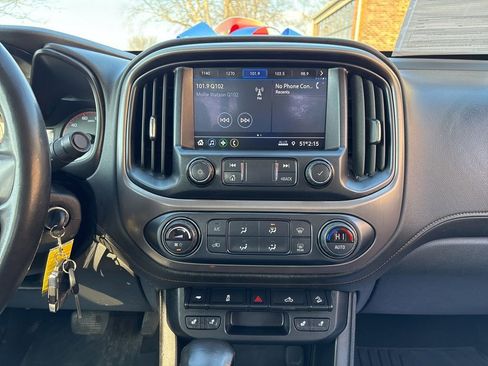 Used 2022 GMC Canyon AT4 image 43