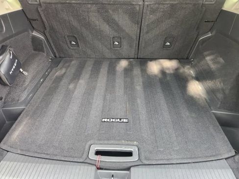Used 2023 Nissan Rogue SV FWD image 27