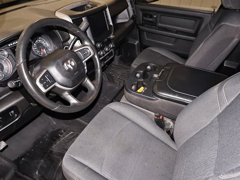 Used 2024 RAM 2500 Tradesman w/ Chrome Appearance Group image 32