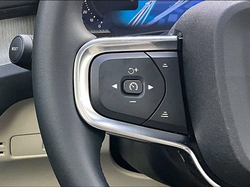 Certified 2026 Volvo XC40 B5 Ultra AWD/4WD image 26