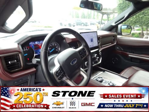 Used 2022 Ford Expedition Limited AWD/4WD image 11