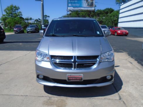Used 2019 Dodge Grand Caravan SXT FWD image 7