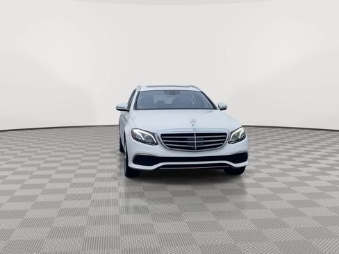 Used 2017 Mercedes-Benz E 400 E 400 Luxury image 3