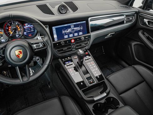 Certified 2026 Porsche Macan AWD/4WD image 17