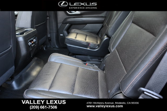 Used 2022 Chevrolet Tahoe High Country w/ Premium Package 2 AWD/4WD image 17